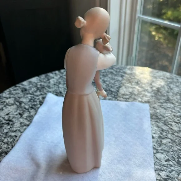 LLADRO rare Little Girl with Lamb #1010 AUTHENTIC matte finish 1969 retired 1989